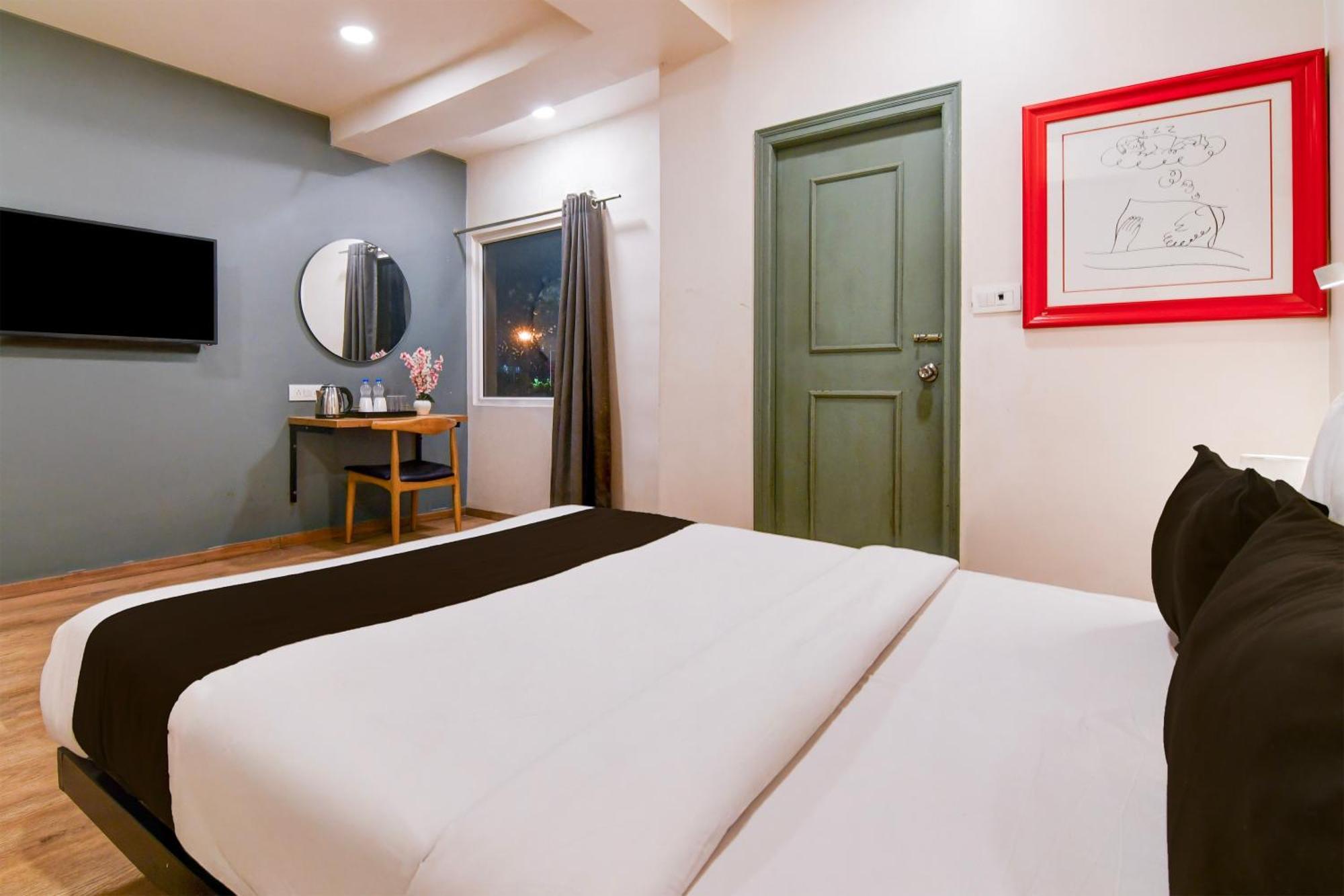 Super Townhouse Vip Road Formerly The Sky Calcutta Exterior foto