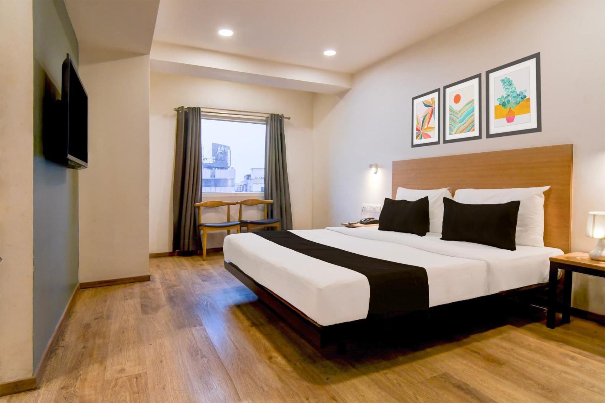 Super Townhouse Vip Road Formerly The Sky Calcutta Exterior foto