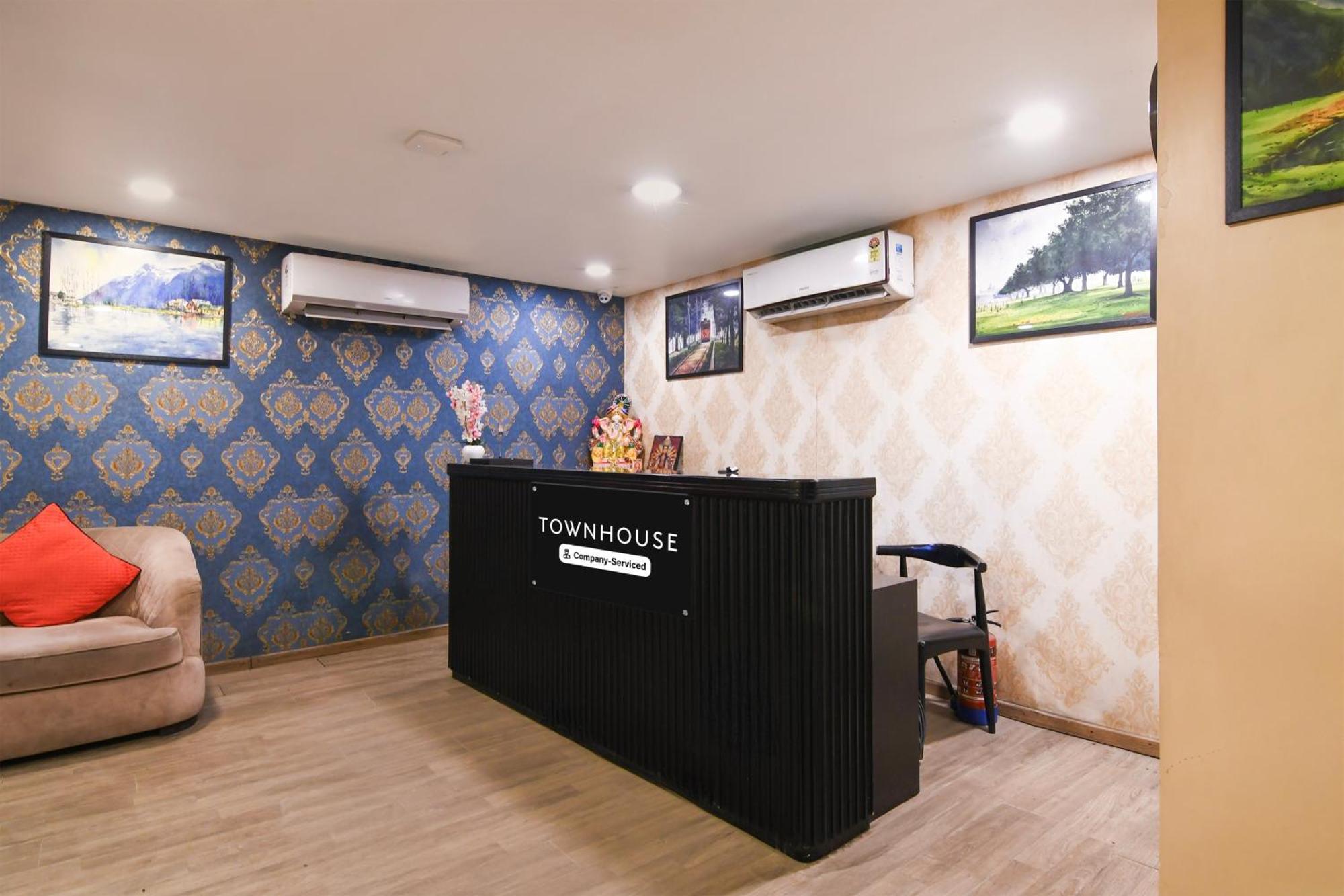 Super Townhouse Vip Road Formerly The Sky Calcutta Exterior foto